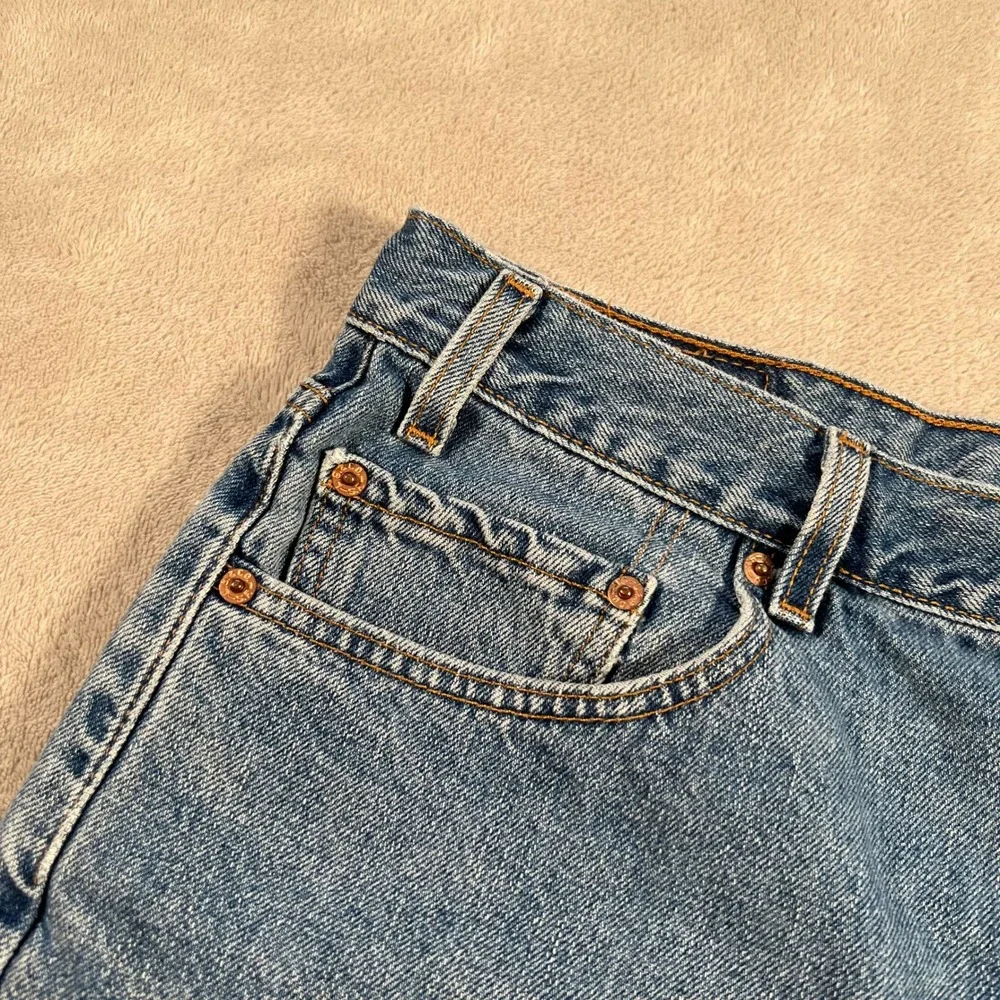 Vintage Levis 550 Relaxed Fit Denim Shorts Mens 34 Medium Wash Blue Cotton 90s